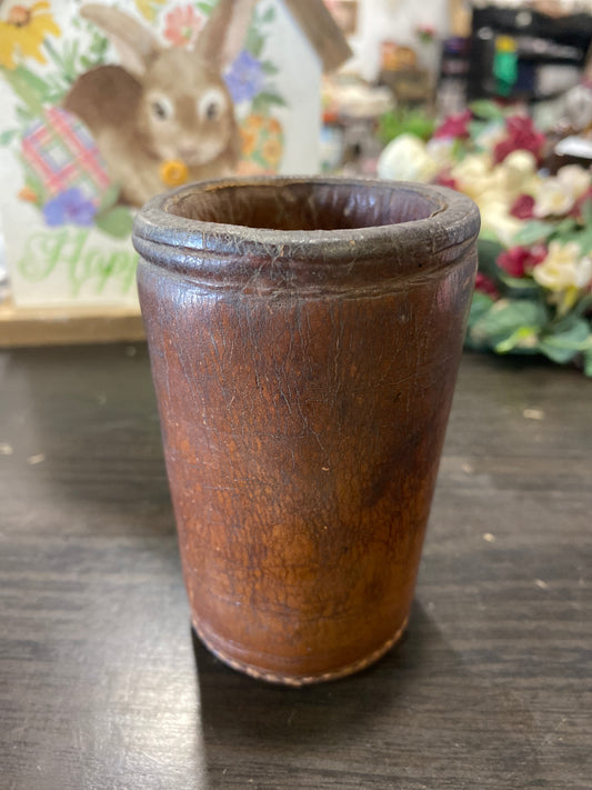 (1882) vintage leather dice cup