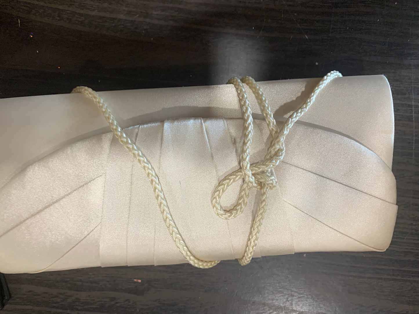 (1737) cream beige clutch