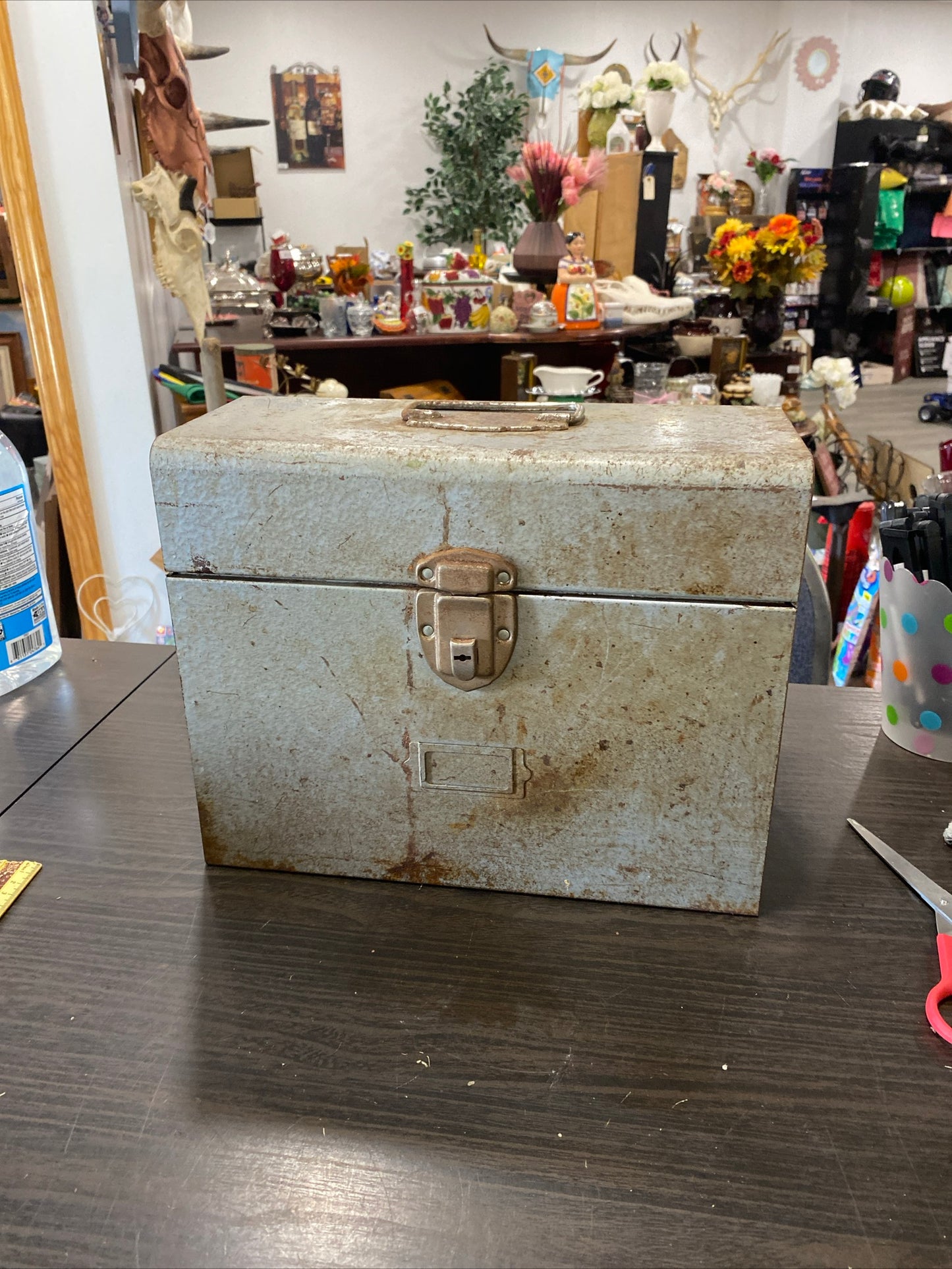 (1729) vintage LOCKED box