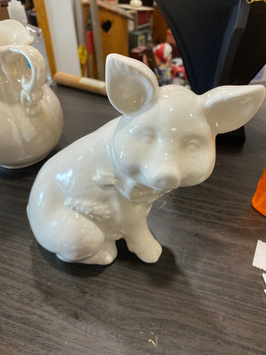 (1761) white pig figure