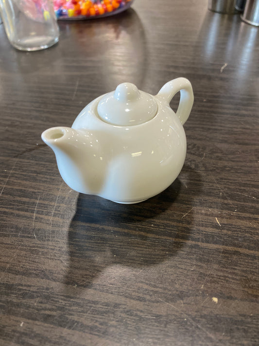 (1865) mini tea pot