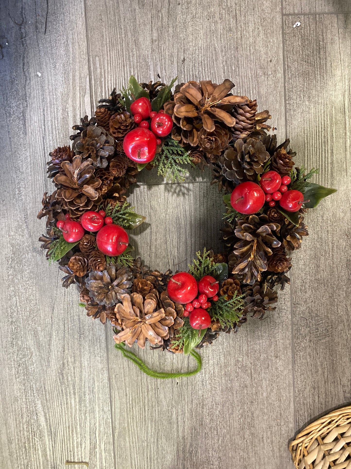 (1645) booth #282 small pine cone wreath