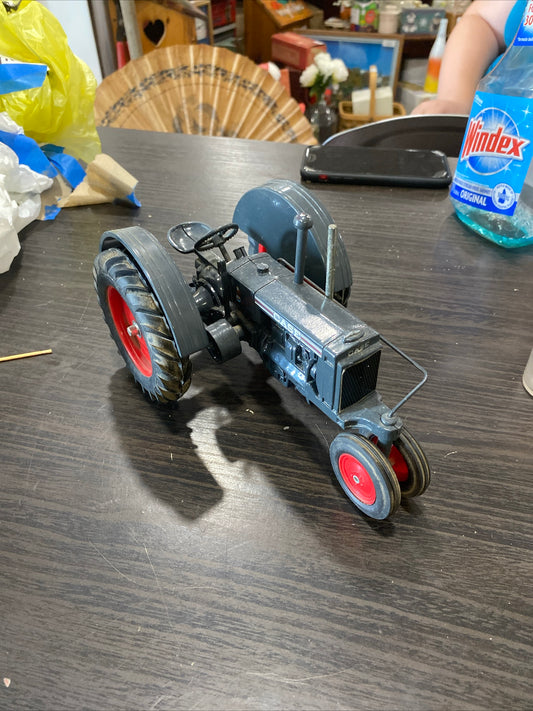 (1323) case tractor toy