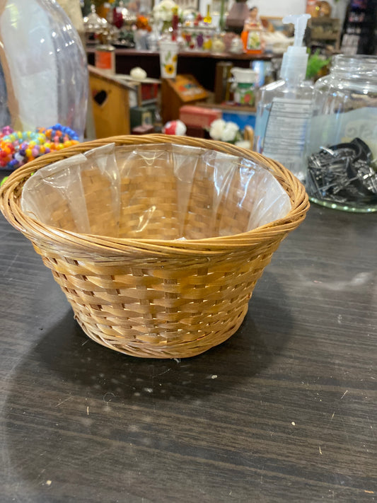 (1923) plastic lined basket