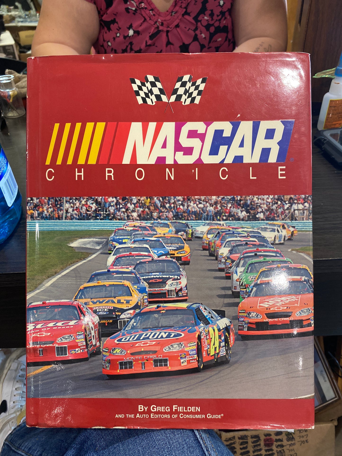 (1426) NASCAR chronicle book