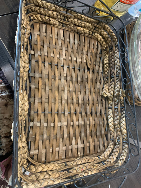 (1981) rectangular basket