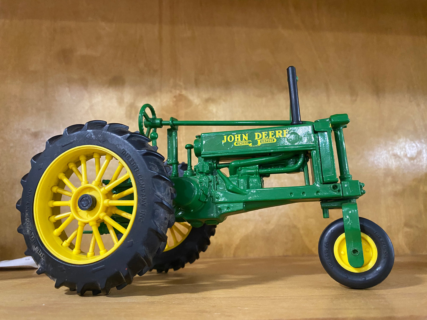 John Deere model Tractor (334)