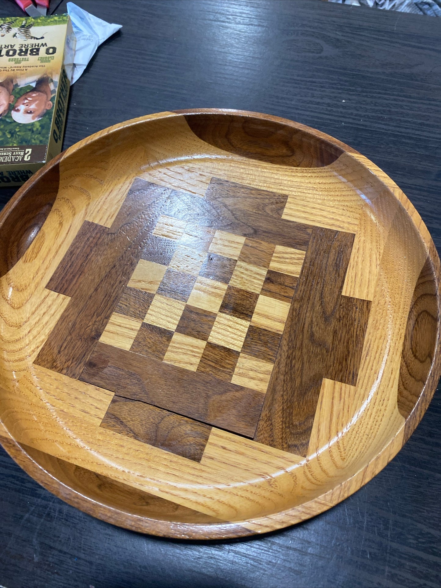 (999) checkered wooden bowl