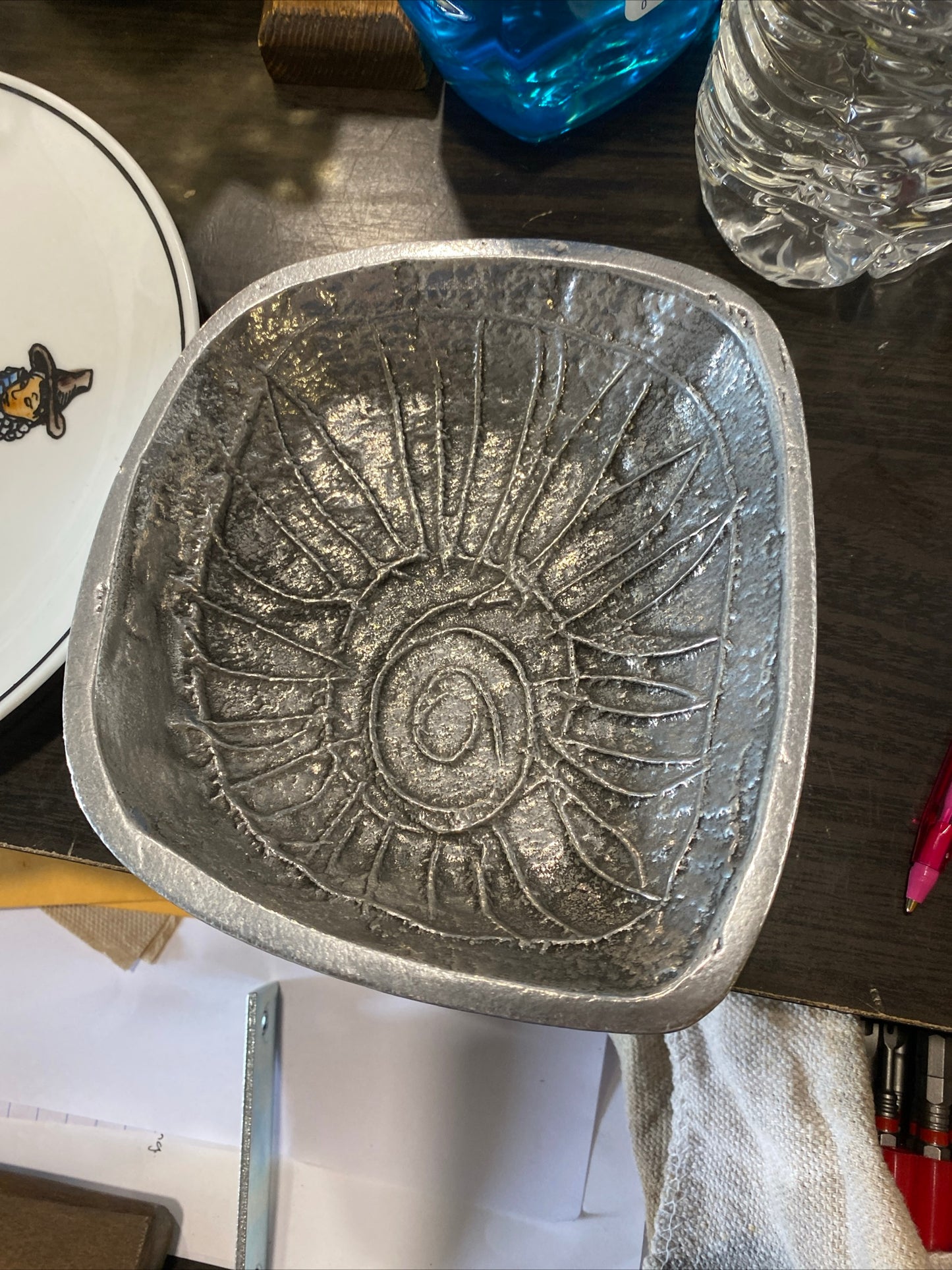 (1910) metal sunflower dish