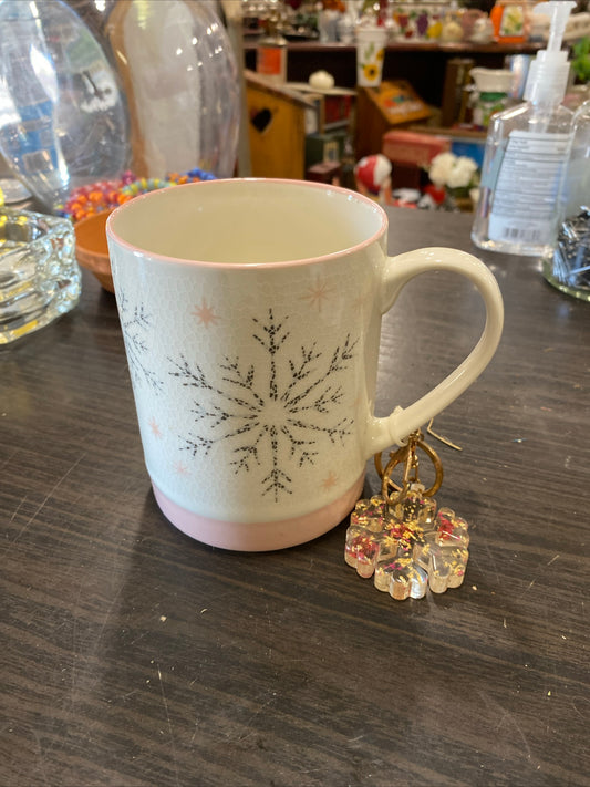 (1931) pink snowflake mug w resin keychain