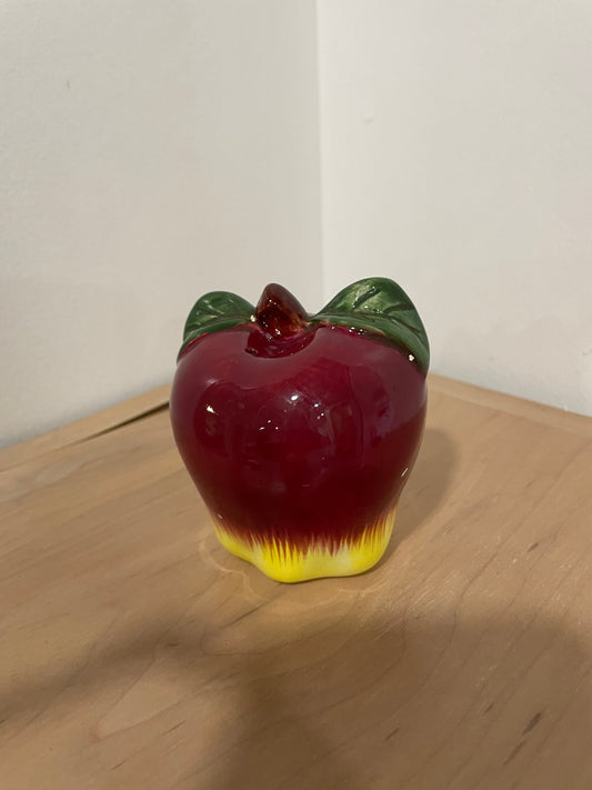 Apple Pepper Shaker (170)