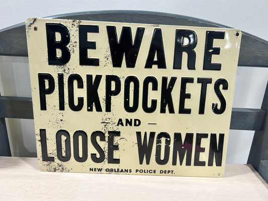 Beware pickpockets sign-(250)