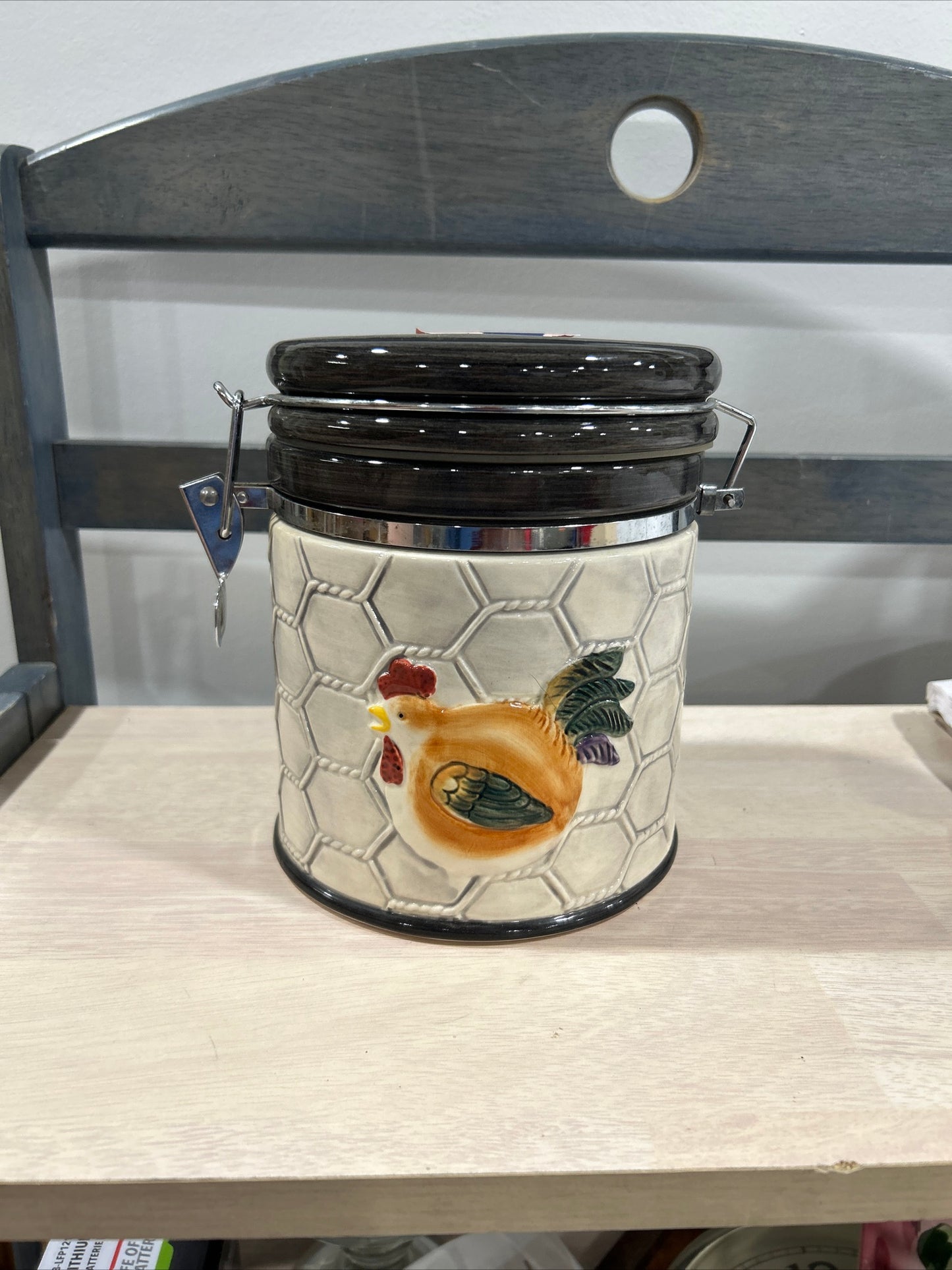 6.5” COUNTRY KITCHEN CANISTER FARM CHICKEN-(268)