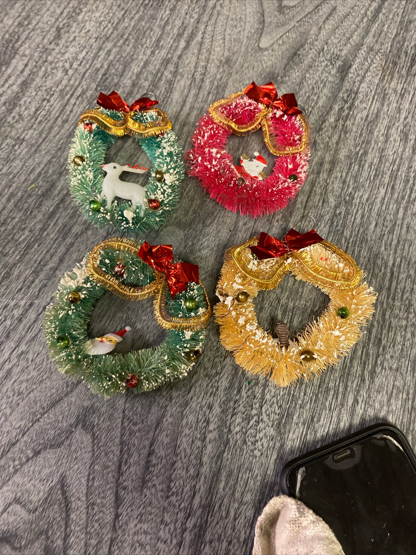 (2014) 4 set of wreath ornaments