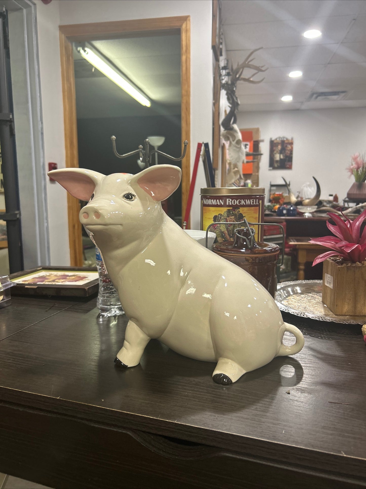 (424) vintage ceramic pig