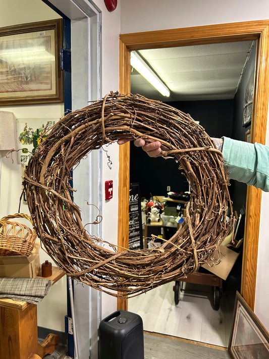 (476) Grapevine wreath