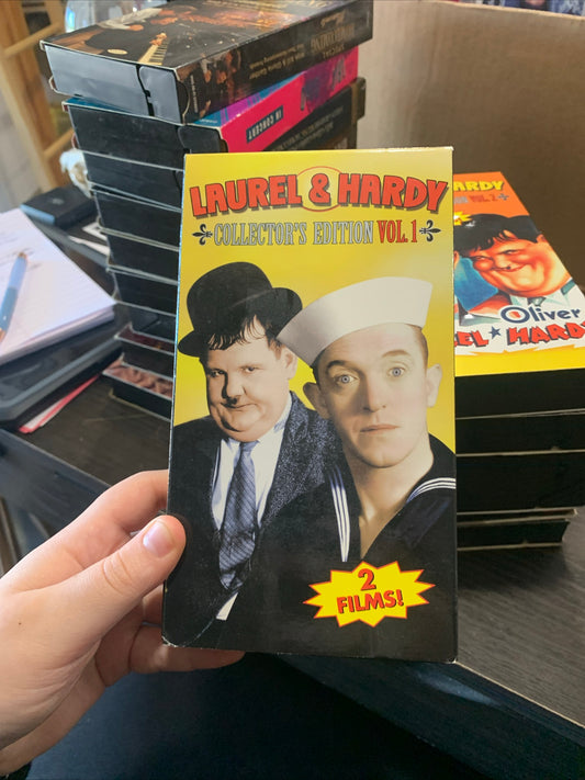 (1043) laurel and hardy collectors vhs