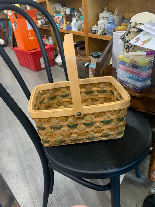 (1187) vintage basket