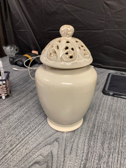 (2062) white glaze ceramic urn